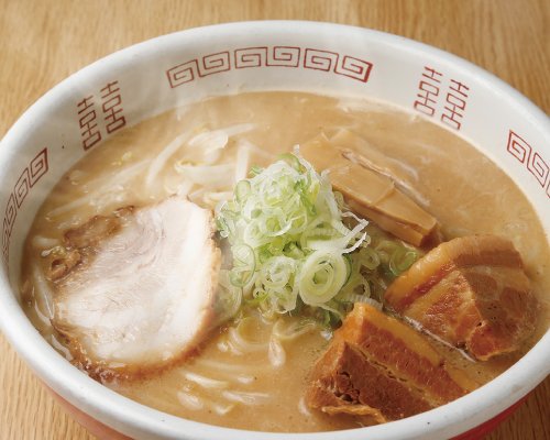 トロトロ角煮がたまらない 老舗の名物ラーメンをご賞味あれ！