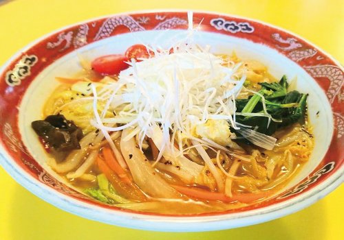 8種類のスパイスが織り成すエスニック風味は新鮮な感覚