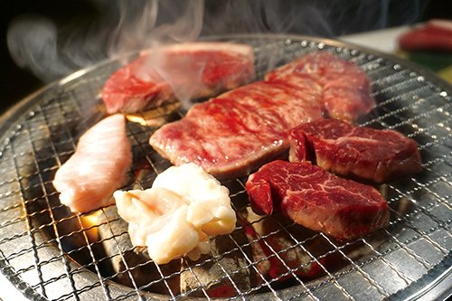 精肉卸直営店だからこそ旨い！本格炭火焼肉の食べ放題