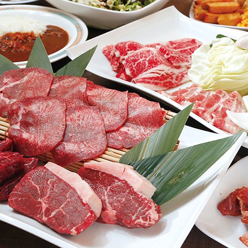 精肉卸直営店ならでは！本格炭火焼肉の食べ放題