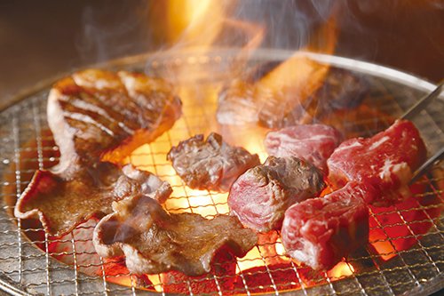 精肉卸直営店ならではのうまさ！本格炭火焼肉の食べ放題