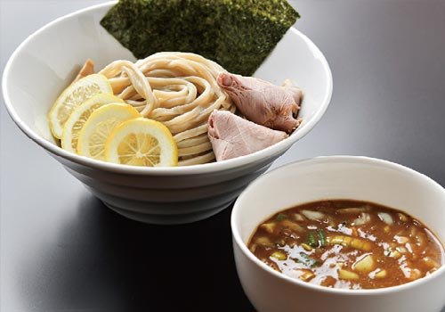 つけ麺好きは行くべし！濃厚つけ麺が有名な東区の人気店！