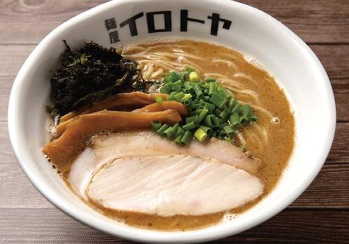 東豊線元町駅より徒歩4分！ 魚介白湯と和風出汁のラーメン