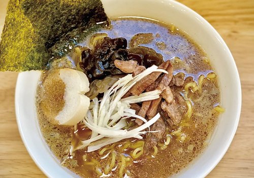 冬季限定！牛メニュー　アイス屋さんのラーメン!?