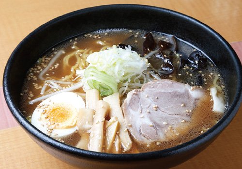 買い物帰りに立ち寄れる！地元密着のラーメン店