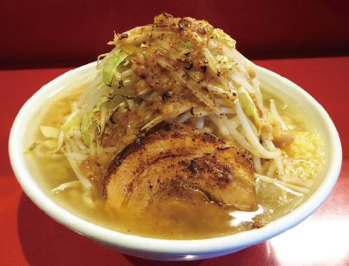 ボリューム満点でコスパ抜群！クセになる二郎系濃厚ラーメン