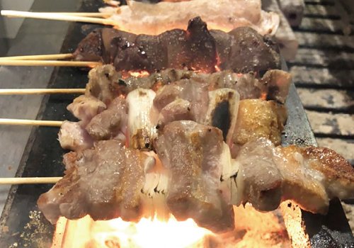 自慢の焼き鳥で“旬”と“粋”を味わおう！