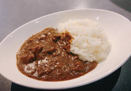 焼肉屋が本気で作った 牛すじスパイスカレー