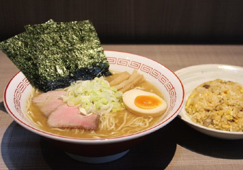 濃厚なのに、まろやかで優しい味が特徴 札幌新道沿いにある、旭川系ラーメン