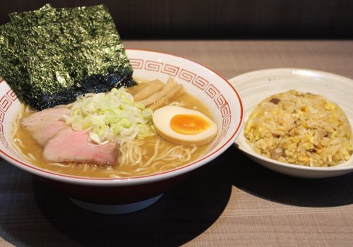 旭川系ラーメン あっさりコクうまの醤油ラーメン