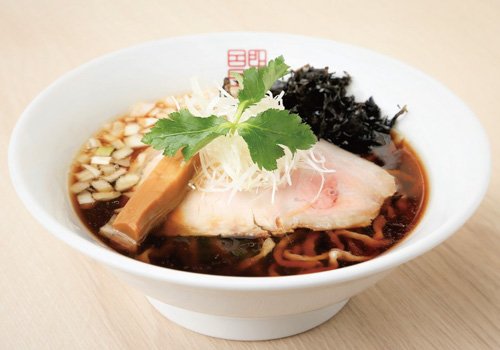 常に「進化」を目指す進化系ラーメン！