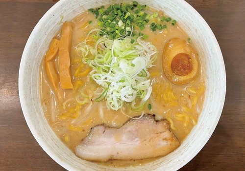 名店信玄で13年間修業した店主がこだわり抜いたラーメンを提供！