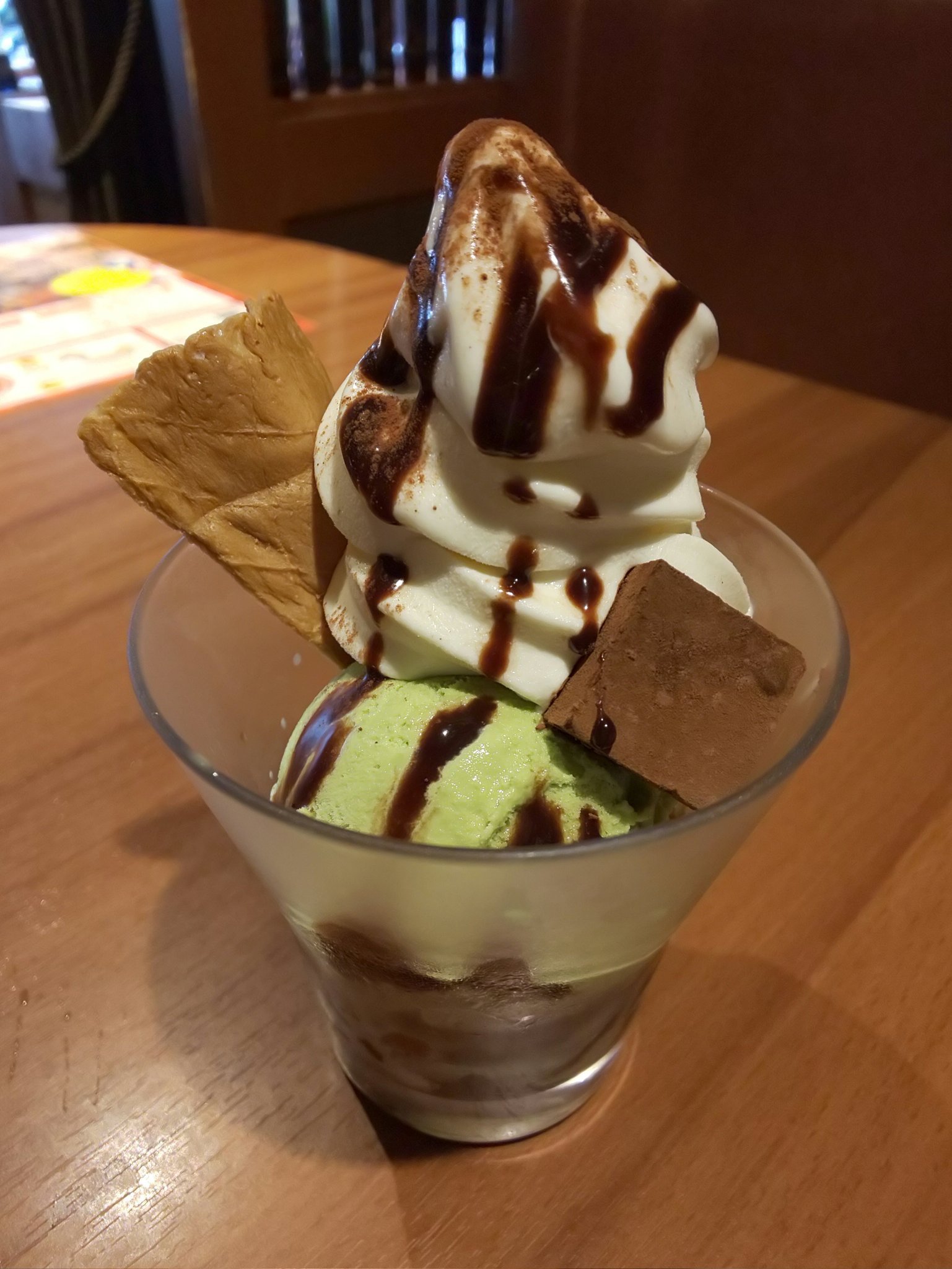 本日のデザート 抹茶と生チョコのミニパフェです！   #パフェ  #ベビフェ   #カフェレストラン pic.twitter.com/MZh... [ベビーフェイスプラネッツ 札幌宮の森店【Twitter】]