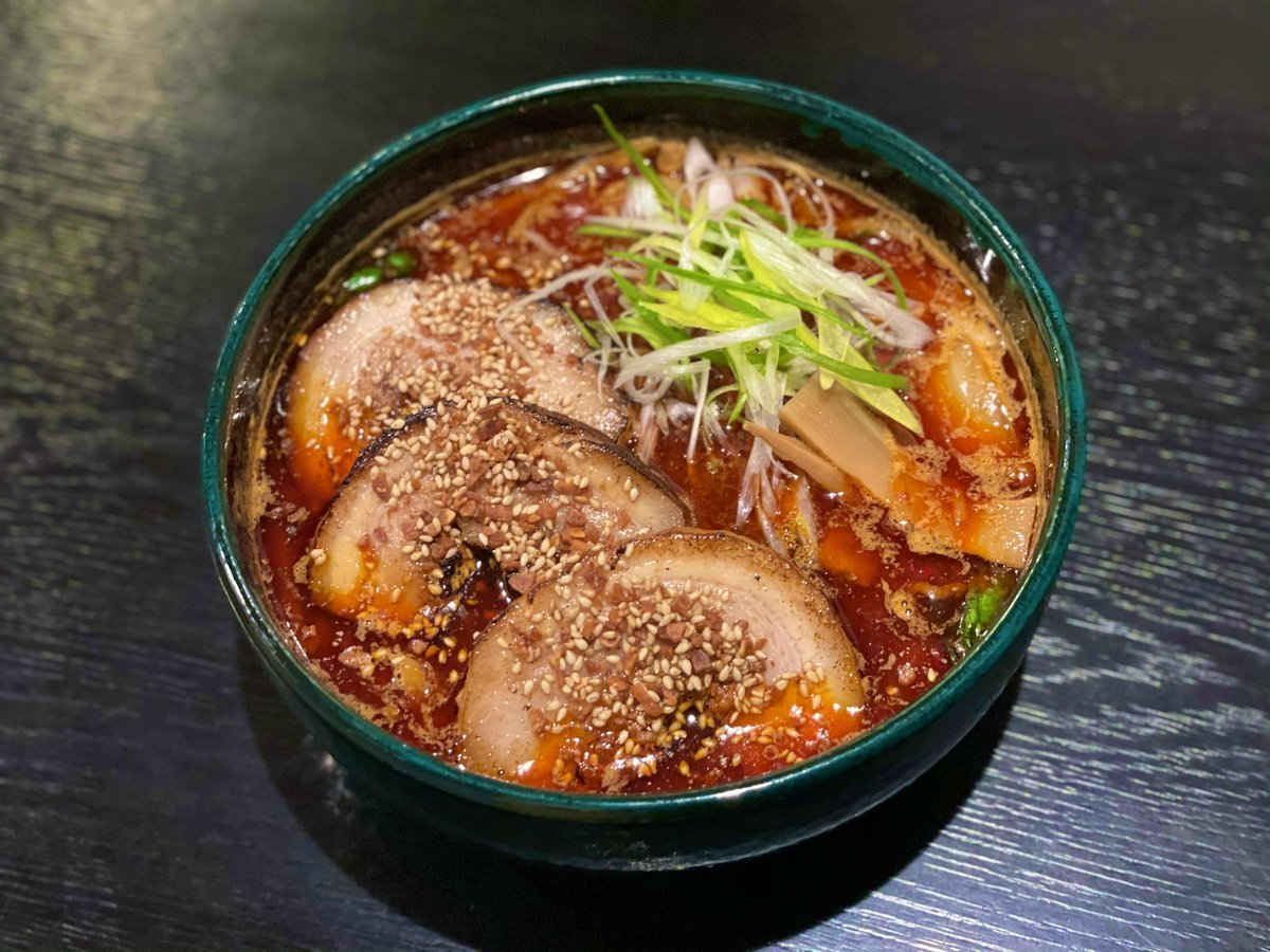 あなたを満足させる一杯🍜厚切り炙りバラチャーシュー辛らぁめん醤油🍜迷ったらこれです！がっつりお腹すいてたらこれです🔥本日... [らぁめん銀波露 札幌手稲店【Twitter】]