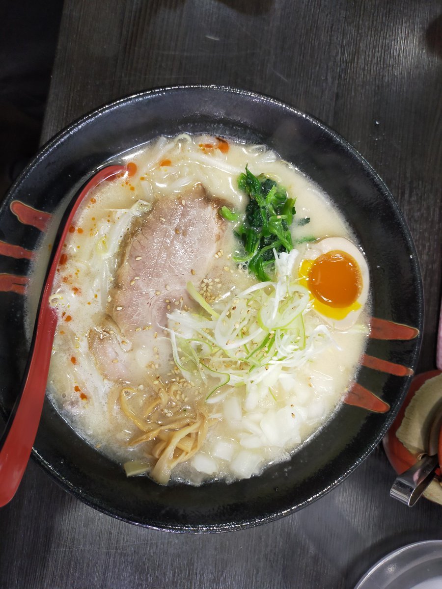 お昼を食べて最後の仕上げに掛かります #くわの実 #88％完成 [やさしい、とんこつ 麺 かまくら【Twitter】]