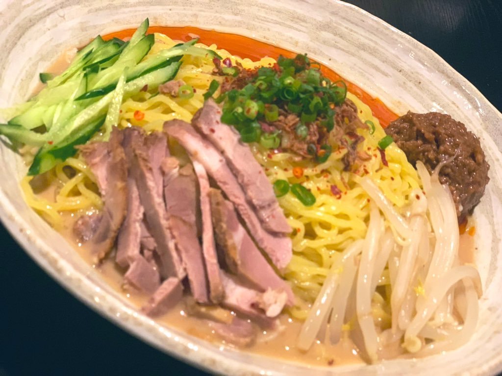 11:00より通常営業となります🍜本日も『夏先取り冷し担々麺』の販売をします☀️挽肉たっぷりの肉味噌ときゅうりの食感と全体の冷たさ... [らぁめん銀波露 札幌手稲店【Twitter】]