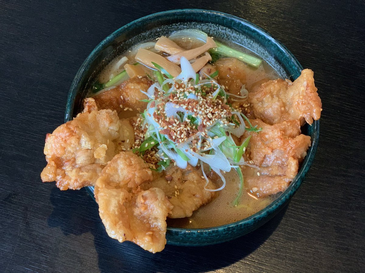 暑い日に熱いラーメン🍜ぱいくぅ麺の人気は暑くても変わらずです🤭🔥✨銀波露の代表メニュー🍜「ぱいくぅ」とは特製のたれに漬け込んで... [らぁめん銀波露 札幌手稲店【Twitter】]