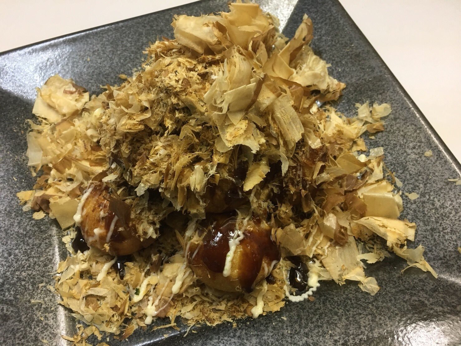 ピロスのおすすめは 『ザンギ』なんだけど 地味にたこ焼きメニューも豊富っス  ・たこ焼き ・ロシアンたこ焼き ・たこ盛りタワー ・たこ茶漬け... [カラオケピロス【Twitter】]