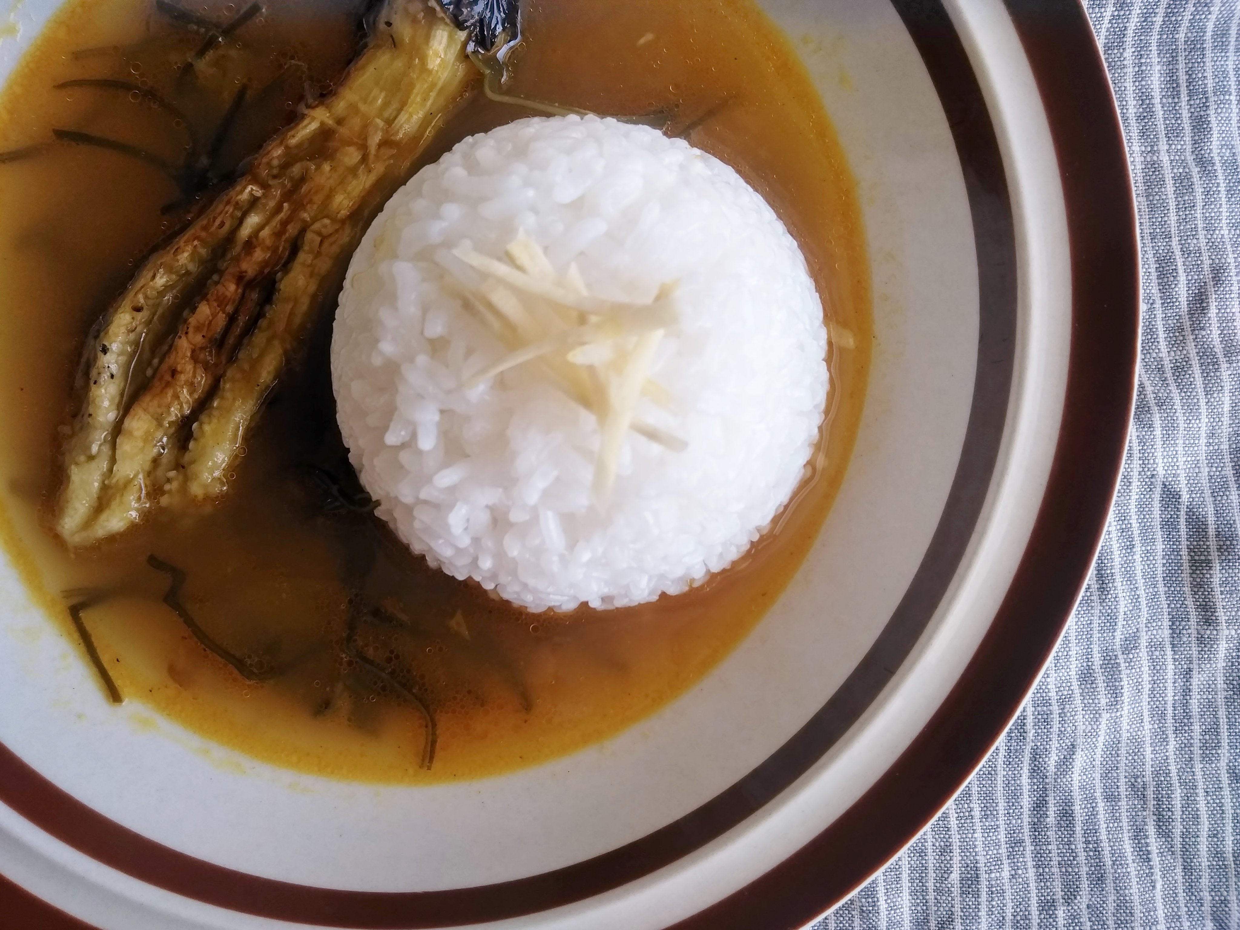 スパイスから作るカレーが食べたい！ ということで、光海藻カレー部が発足。 糸切こんぶ入りのカレー、作っちゃいました。  昆布、切り干し大根、... [光海藻【Twitter】]