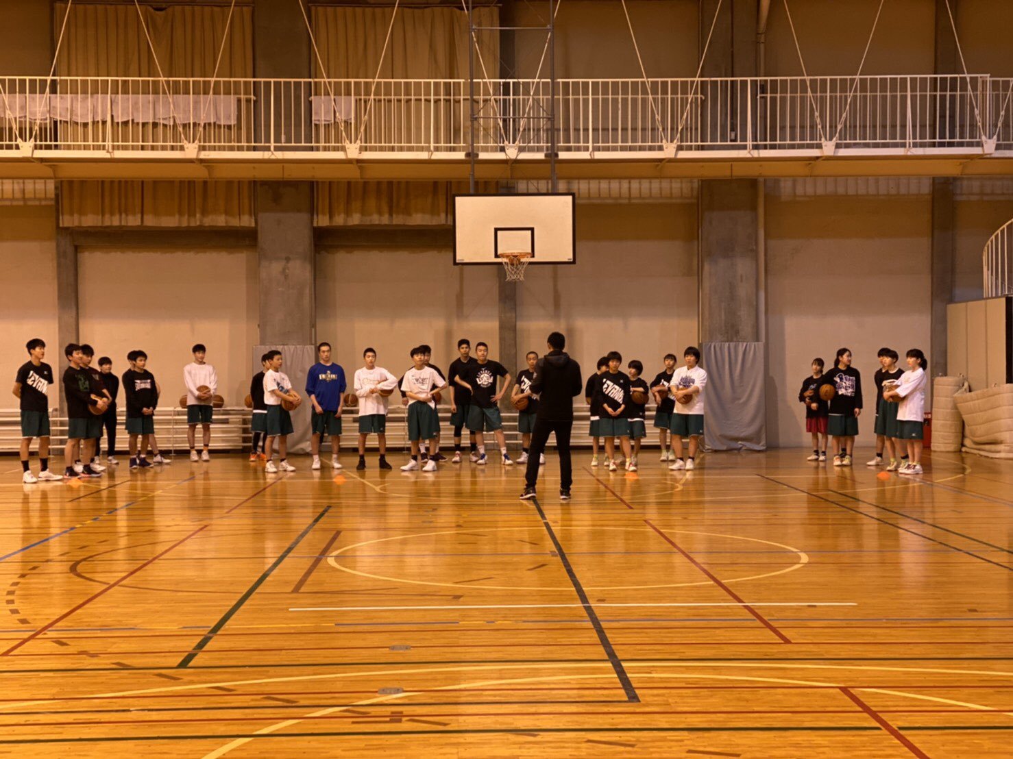 レバンガ北海道バスケットボールアカデミー  1/8(水)は北海道青少年会館コンパス校の練習でした  理想のプレーを求めて挑戦しよう 無料体験... [レバンガ北海道【Twitter】]