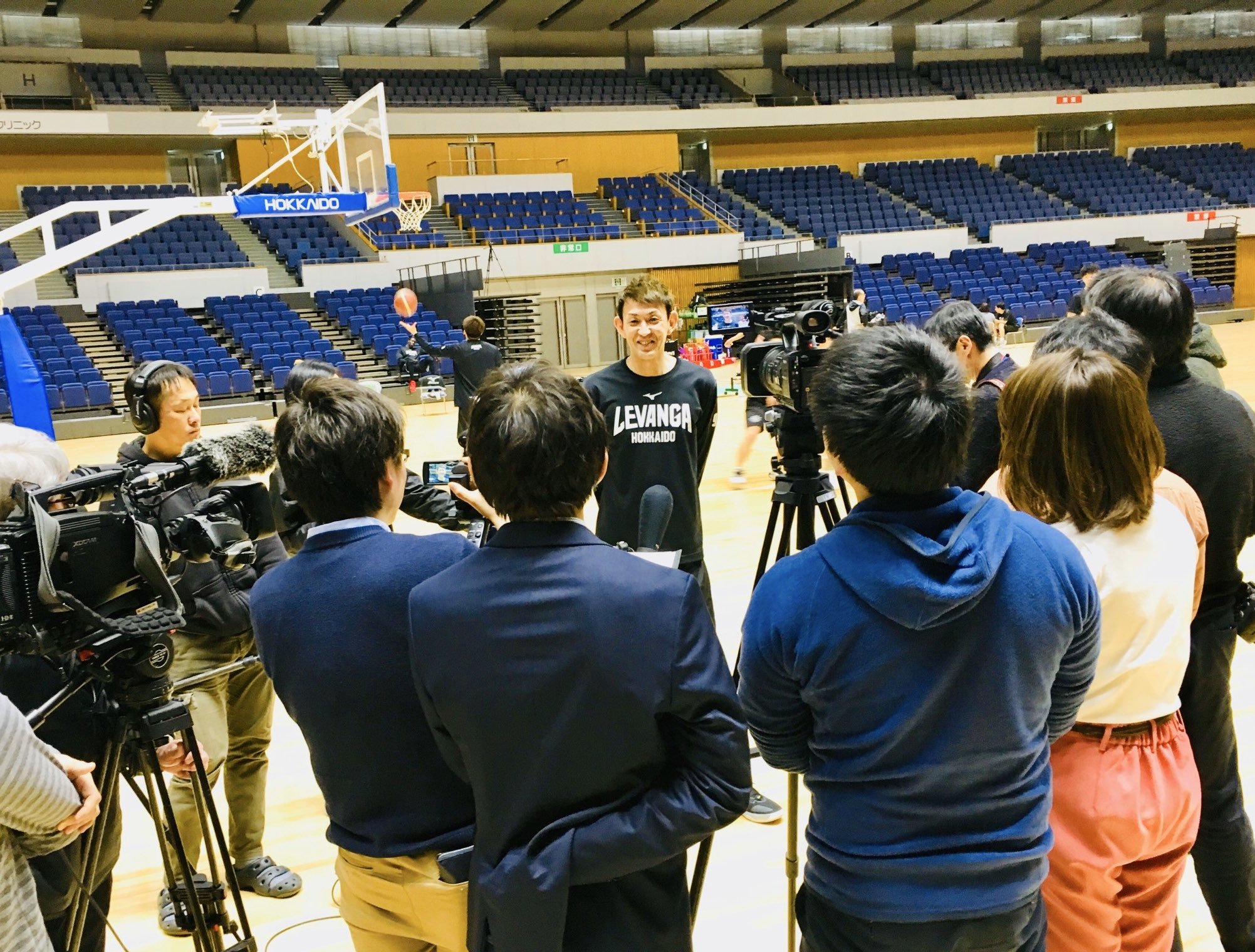 千葉戦前日コメント  #折茂武彦 選手 「前半戦の終盤からチームは厳しい状況なので、チームとして一刻も早く解決しないといけない。後半戦は東地... [レバンガ北海道【Twitter】]