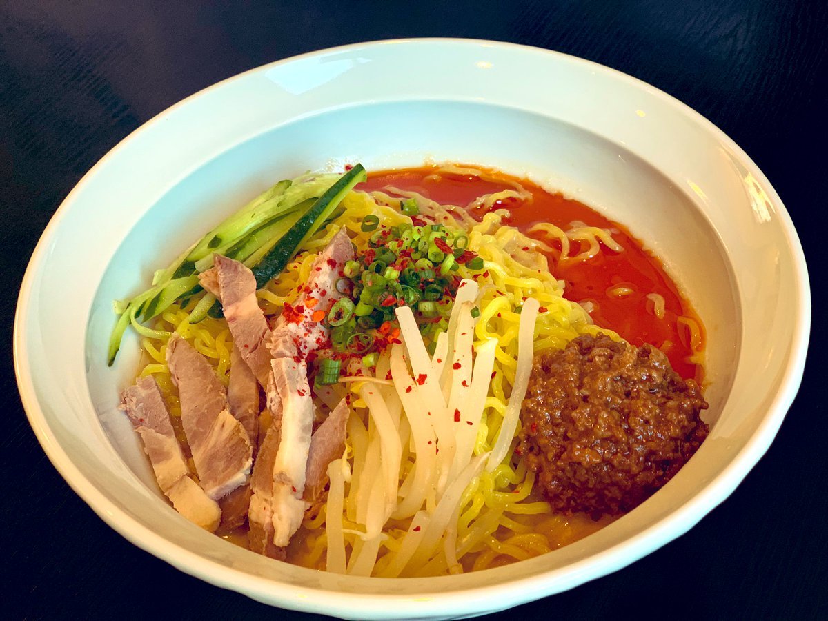 本日はじめっとした暑さ🥺店内涼しい！冷たい麺ある！！そして辛さ調整できる！！！「冷し担々麺 850円」でご用意してます🍜肉味... [らぁめん銀波露 札幌手稲店【Twitter】]