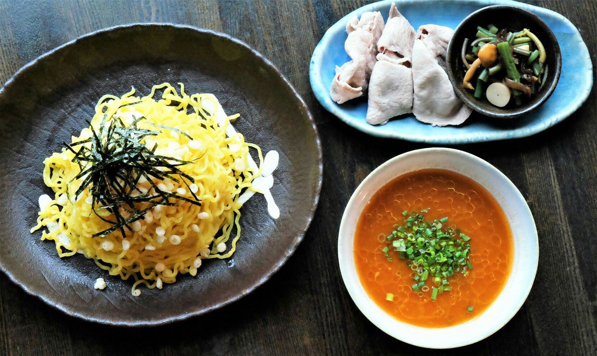 冷たい夏のメニューを豊富にご用意しております🍜🥤🔴和風とんこつ冷しつけ麺 800円🔴肉みそ豚しゃぶ冷し担々麺 850円🔴タピオカ各... [らぁめん銀波露 札幌手稲店【Twitter】]