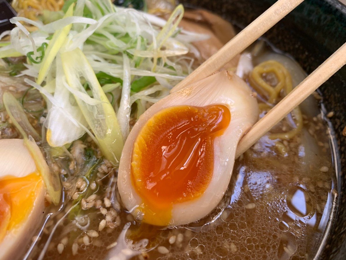 おはようございます☀️当店の味玉は、お店で仕込んでおります🥚🥚秘伝のタレに1日漬け込んで、絶妙な味付けに😙✨銀波露手稲店 011-68... [らぁめん銀波露 札幌手稲店【Twitter】]