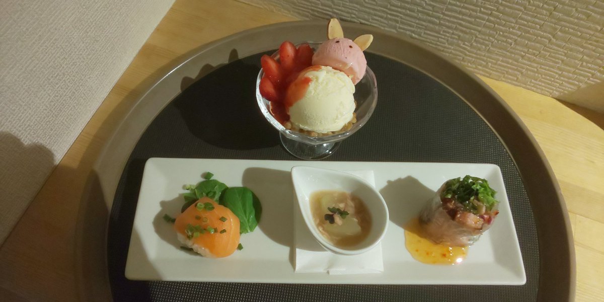 本日のリッチ前菜とデザートです！ミニパフェ可愛いですねぇ🐰 [ベビーフェイスプラネッツ 札幌宮の森店【Twitter】]