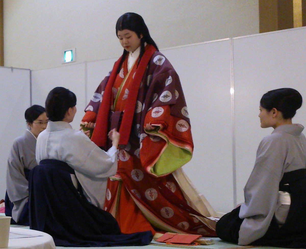 そして😃本日札幌本校では着装道の研修を行います✨学びの気持ちは止まらない💮門下生の皆様 消毒·換気を済ませお待ちしております😊安... [小林豊子きもの学院【Twitter】]