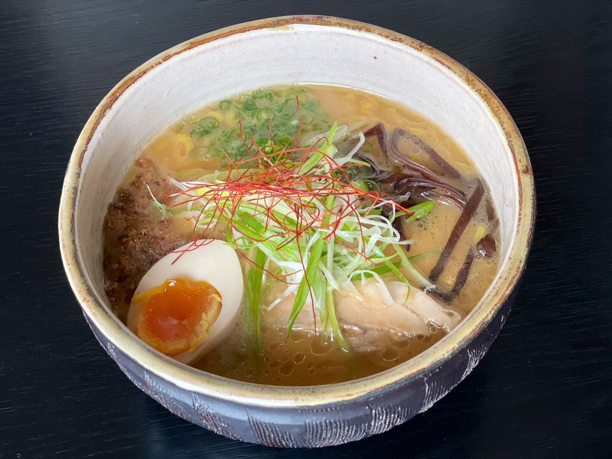 新メニュー、限定メニューが大好評です🙏✨春の限定麺🌸『まろやか鶏白湯醤油』まろやかなスープにもちもちの麺が最高です🍜4月コラ... [らぁめん銀波露 札幌手稲店【Twitter】]