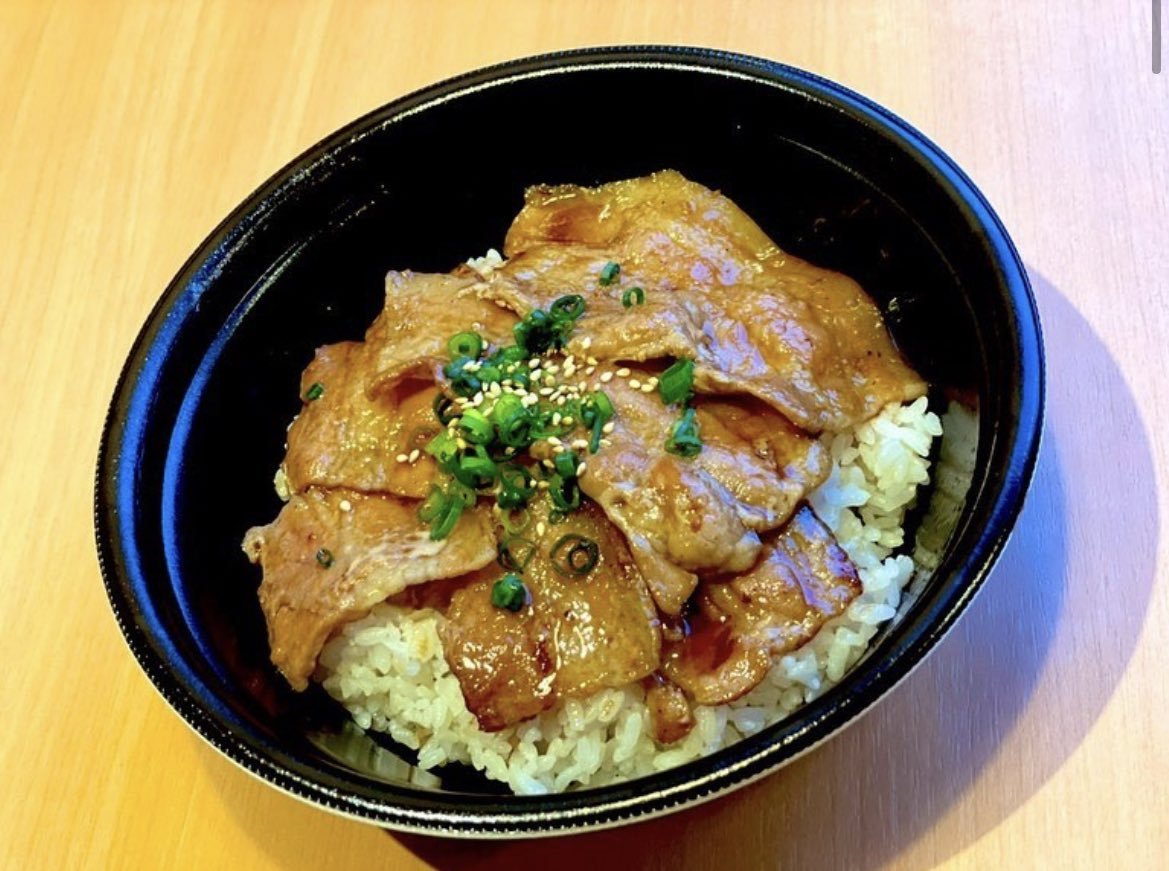 銀波露手稲店🍜🍚Uber Eats限定メニュー！！①銀波露の豚丼　680円豚バラ肉を焼いて、店長特製のタレを絡めました🤤②銀波露のざん... [らぁめん銀波露 札幌手稲店【Twitter】]