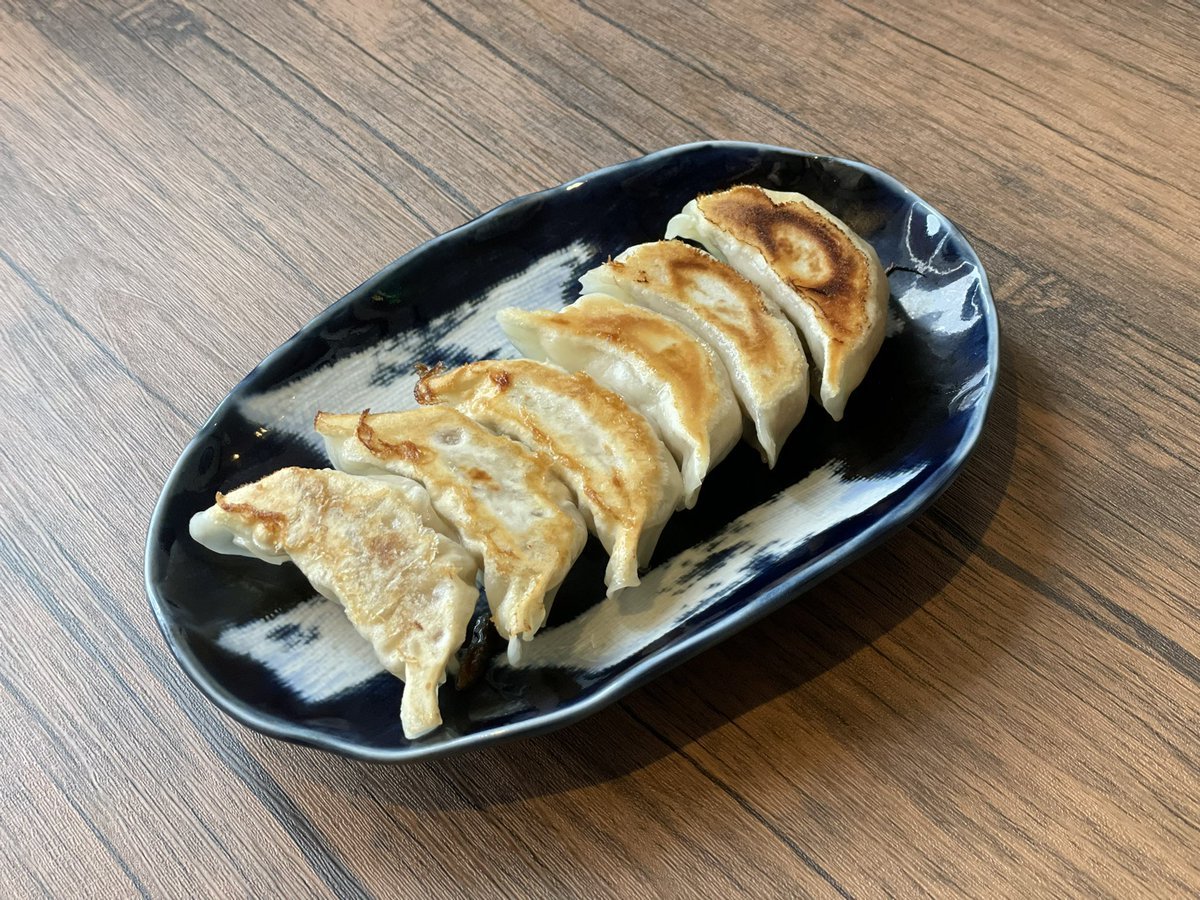 大好評のChoiさんとのイベントは餃子が無くなり次第、終了となります🙏✨在庫怪しくなってきました🥺銀波露の麺はたまご不使用です🍜お..... [らぁめん銀波露 札幌手稲店【Twitter】]