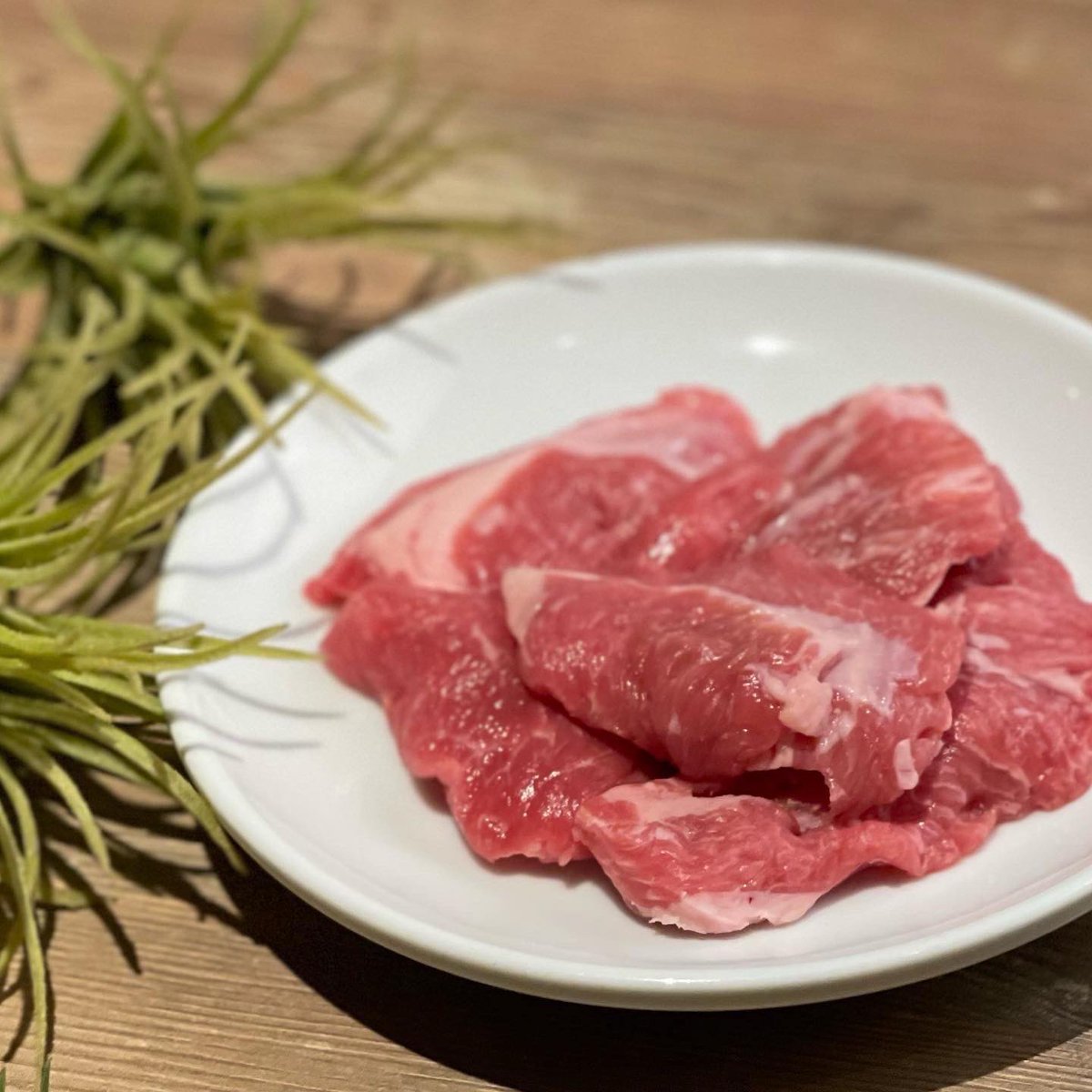 今日に北海道の冬っぽくなりましたね！皆さん体調崩さないように、しっかり食べて体調管理しましょー♪羊肉には身体の老化を防ぐビタ... [バル　FUJIYAMA【Twitter】]