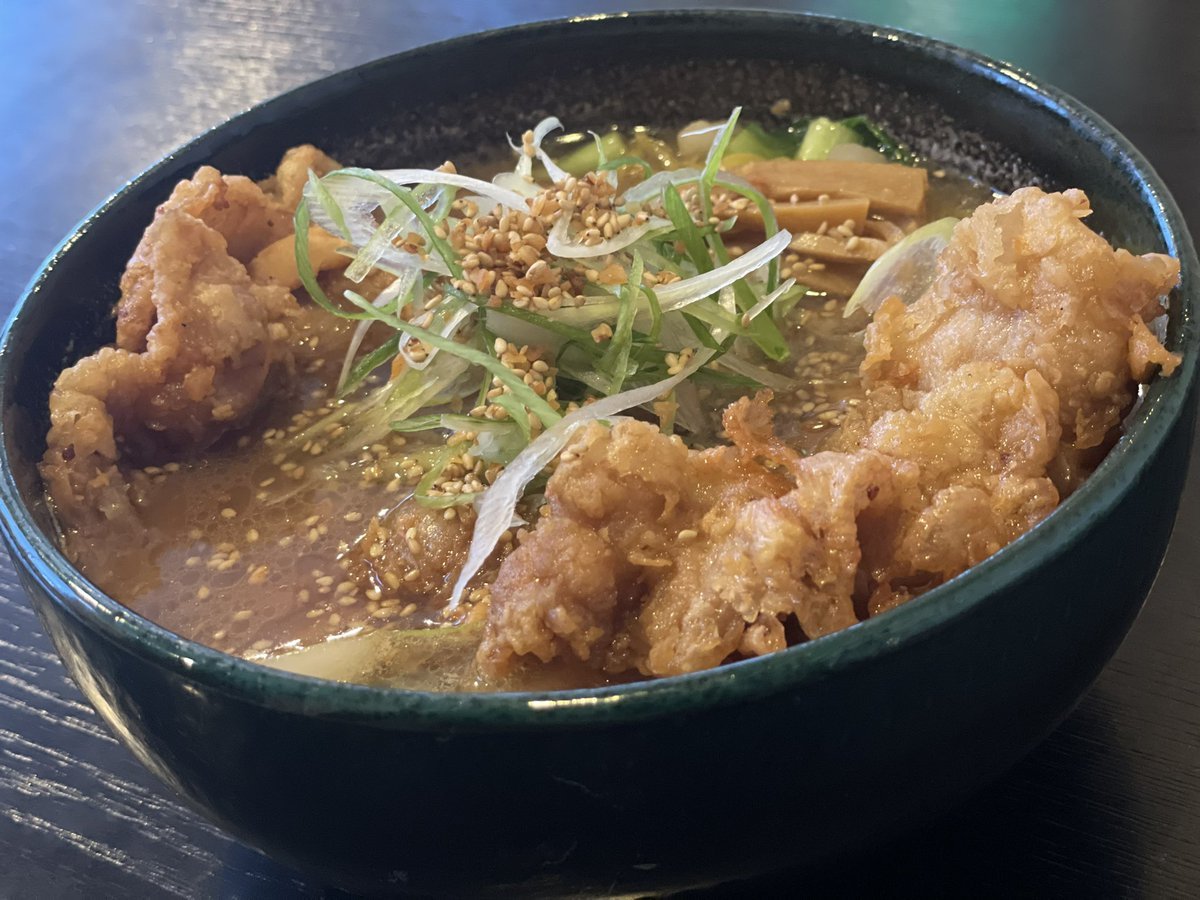 ラーメン1杯出来上がるまでにどれだけの人が関わってどれだけの時間がかかってって考えると深くて『食』に携わる仕事してて楽しいなっ... [らぁめん銀波露 札幌手稲店【Twitter】]