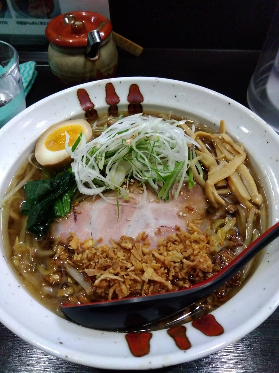 ごちそうさまでした(っ˘ڡ˘ς)満足のラーメン‼️あんかけ焼きそばが食べたいです💦 #豊平区 #くわの実 [やさしい、とんこつ 麺 かまくら【Twitter】]