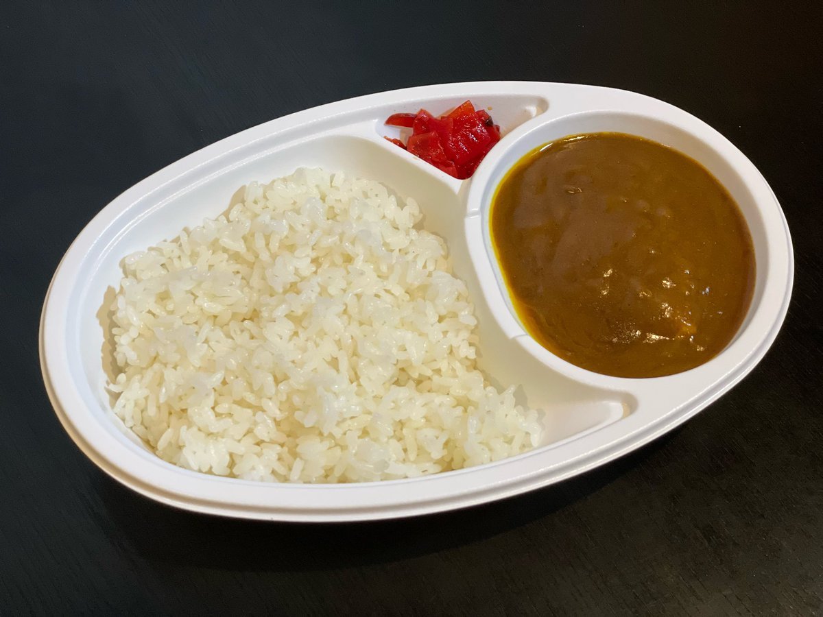 明日からお持ち帰りのみでカレーの販売がスタートします🍛今回は炒め玉ねぎ、20種類以上のスパイス、牛肉本来の旨味を入れたビーフカ... [らぁめん銀波露 札幌手稲店【Twitter】]