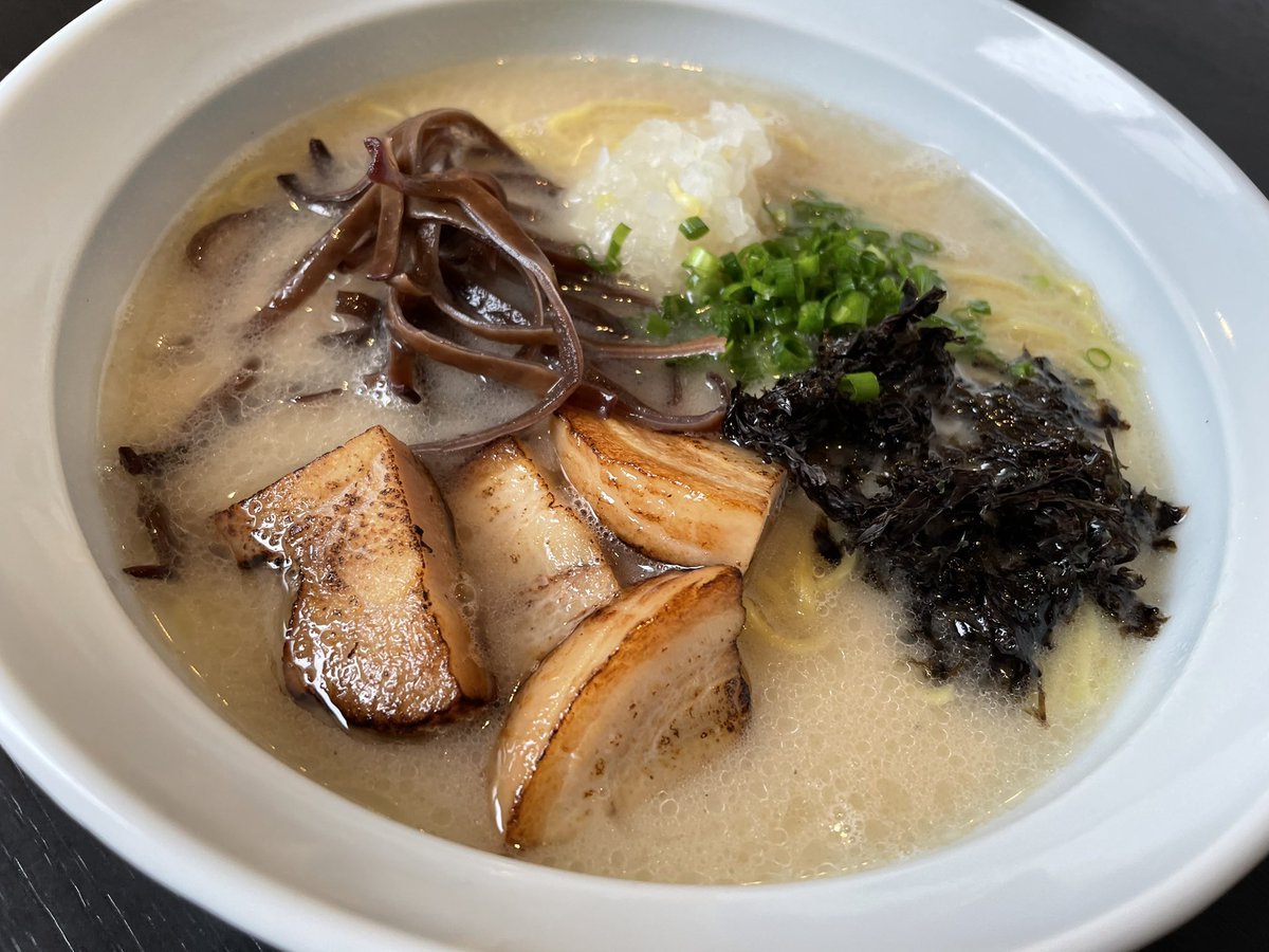 おはようございます☀本日も銀波露手稲店では限定麺、レギュラーメニューのお持ち帰りの販売をしております😎！今のところは天気がい... [らぁめん銀波露 札幌手稲店【Twitter】]