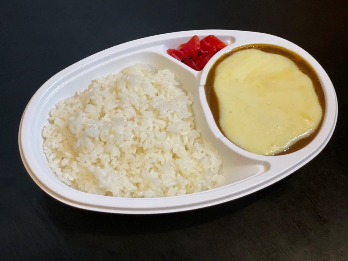 本日もお持ち帰りカレー大好評です☺️🙏✨チーズカレーや他のメニューにチーズをトッピングするお客様が多いです🧀レギュラーメニュー... [らぁめん銀波露 札幌手稲店【Twitter】]