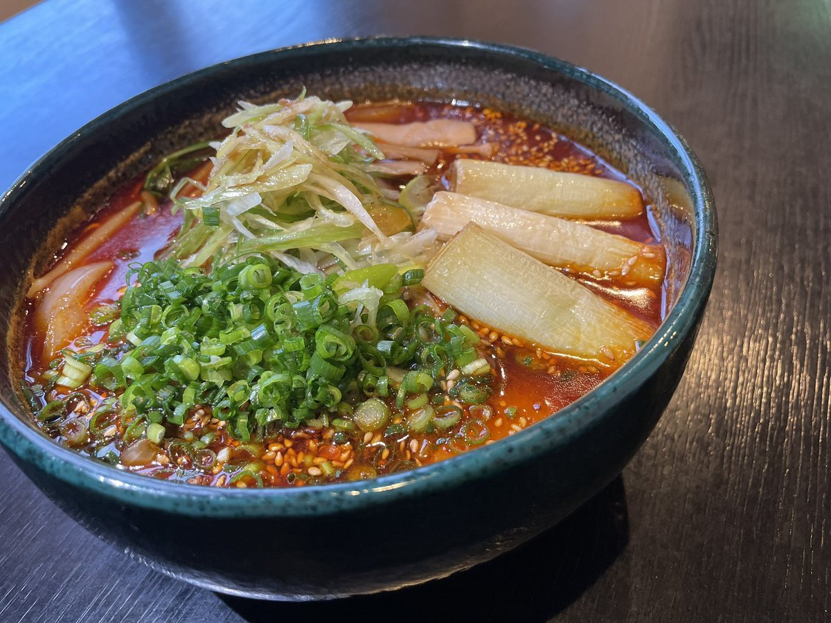 おはようございます🌞昨日は辛らぁめんが1番人気でした🌶特におすすめは辛らぁめんに『ネギ3種』トッピングです👍シャキシャキ軟白... [らぁめん銀波露 札幌手稲店【Twitter】]