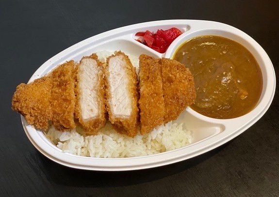 お持ち帰りカレーが大好評です😎🙏✨UberEatsにてハレノヒという店舗名でお店を出しております☺️！他にもWolt 出前館からもカレー... [らぁめん銀波露 札幌手稲店【Twitter】]