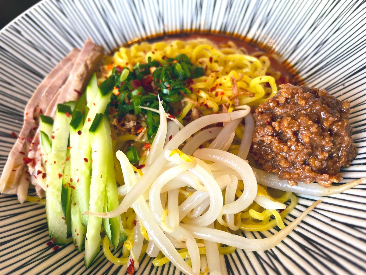 『冷し坦々麺』が暑い日にはたくさん提供しております☺️☀️お持ち帰りもできます！UberEats Wolt 出前館でもご注文できます😊本日... [らぁめん銀波露 札幌手稲店【Twitter】]