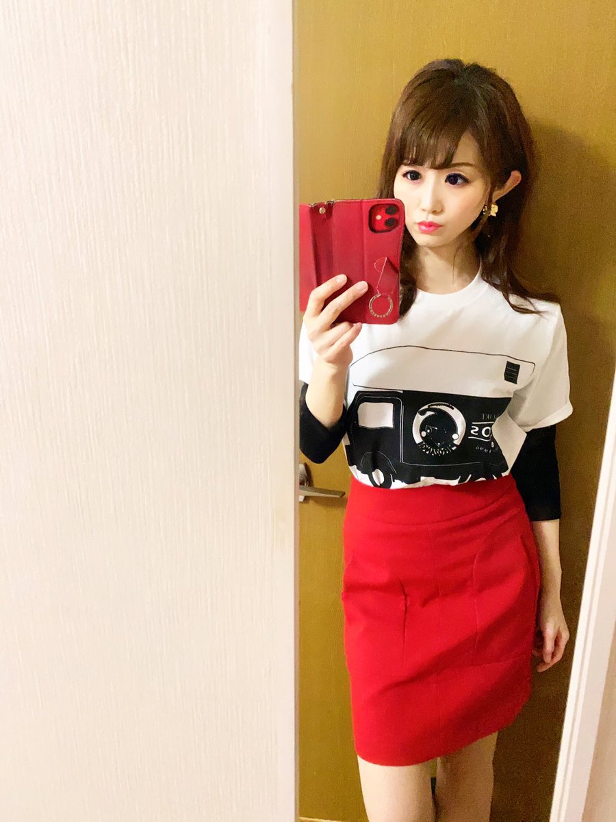 ゆいまーる店長がアンケート中👇着たい人はいいねRTを✨たくさんの拡散で販売になるッスかねー？？#カラオケピロス  #Tシャ... [カラオケピロス【Twitter】]