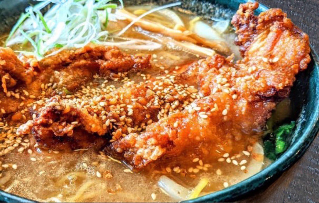 7月も沢山のご利用ありがとうございました😎🙏本日より遂に！！『鶏ぱいくぅ麺』が新登場です🍜揚げた鶏もも肉を豪華にトッピングし... [らぁめん銀波露 札幌手稲店【Twitter】]