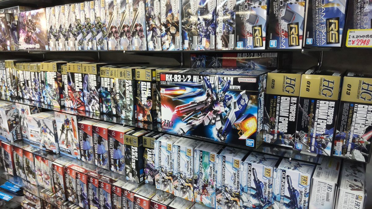 ガンプラＨＧシリーズがずらりと並んでいる!久しぶりに、見応えあり！ [おもちゃの平野【Twitter】]