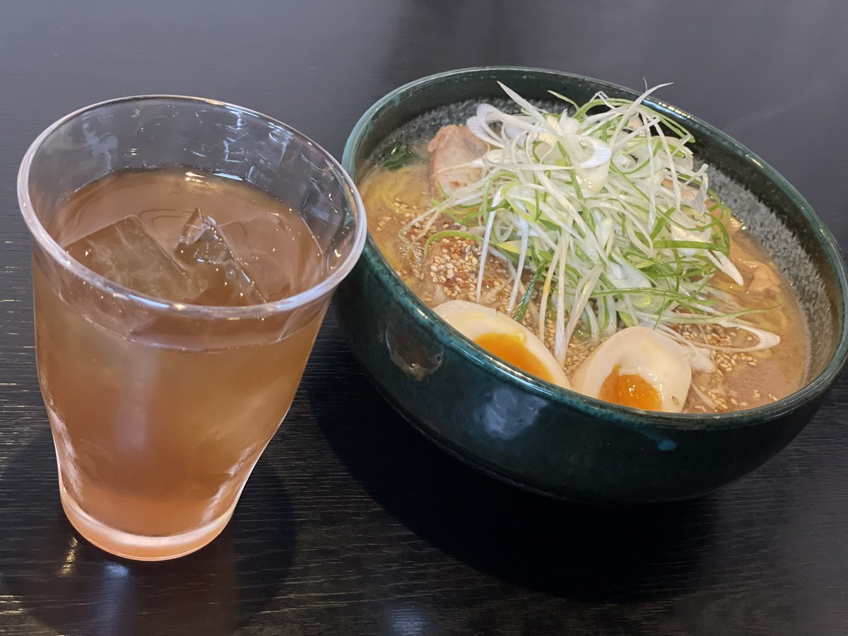 銀波露手稲店のドリンクメニューには腸活ができるお茶があります🍵『黒焙じ玄米茶』は愛知県で作成されています！札幌のイージーピ... [らぁめん銀波露 札幌手稲店【Twitter】]