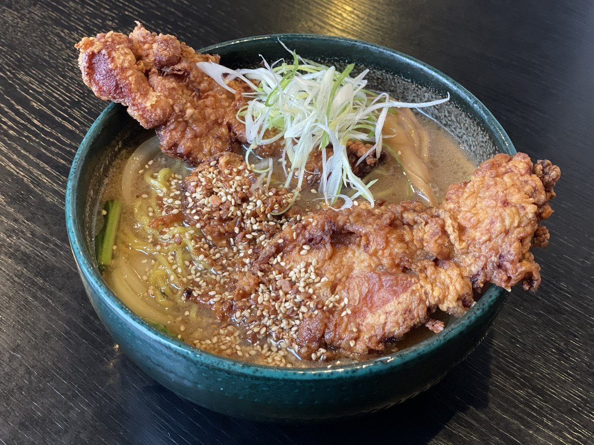 おはようございます☀銀波露3大プレミアムメニュー🍜🟠鶏ぱいくぅ麺🟠ぱいくぅ麺🟠厚切り炙りバラチャーシュー麺揃い揃った豪快な一... [らぁめん銀波露 札幌手稲店【Twitter】]