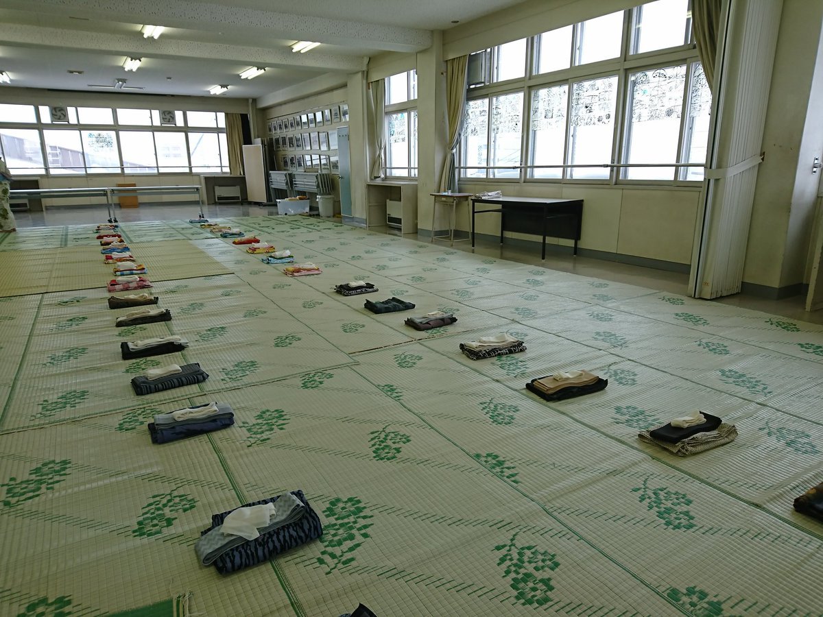 本日は旭川校で豊富高校きもの授業🏫浴衣の着つけやたたみ方の他 挨拶のマナーや年中行事など日本の文化についても学んでいただきます😊... [小林豊子きもの学院【Twitter】]