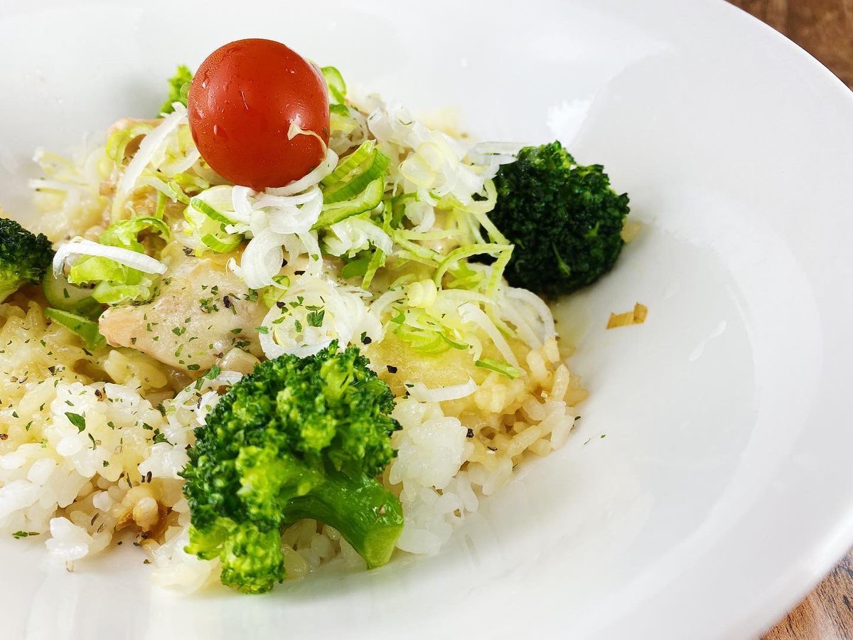 ピロス限定ゆにおんメニュー✨✨雨の日はピロスでご飯を食べよう‼️●香味ネギチキぶっかけうどん●鶏肉とねぎの香味チーズライスボ... [カラオケピロス【Twitter】]