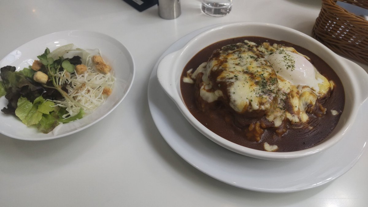 今日のお昼は、チーズ焼きカレー！SR級のチートディになります(笑) [おもちゃの平野【Twitter】]